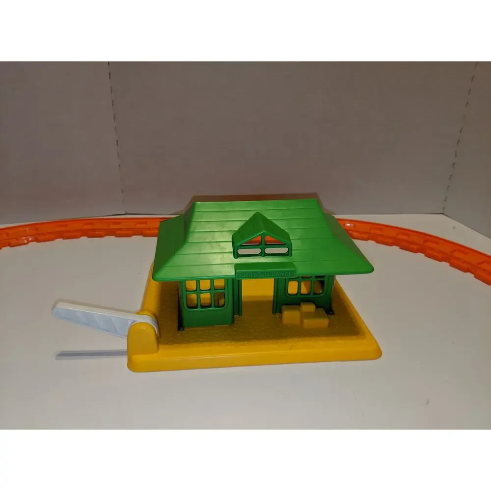 Vintage Child Guidance Sesame Street Train With Tracks 1981/83